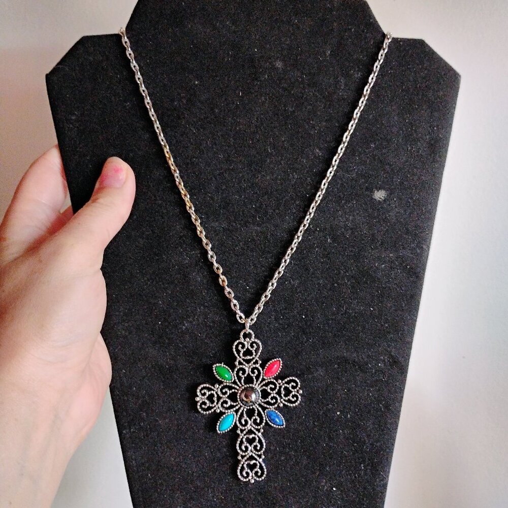 Vintage Avon cross necklace